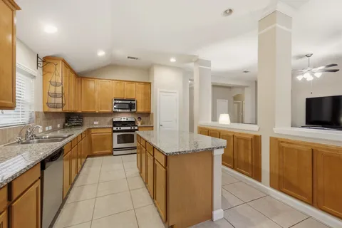 $395,000 | 4406 Pne Holw Trace, Houston, TX 77084