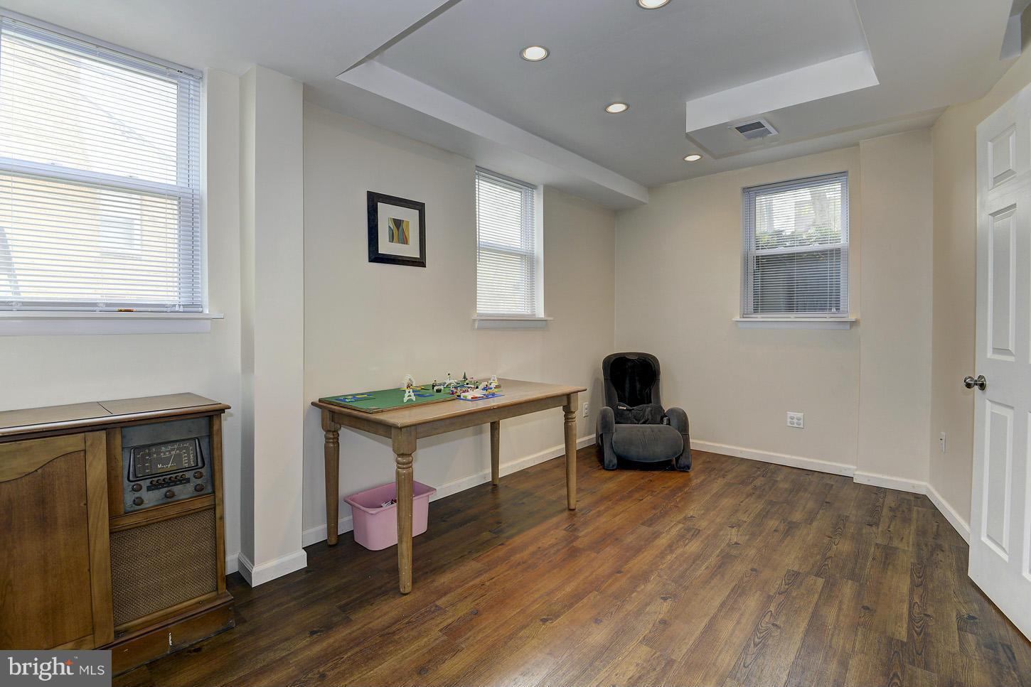 9526 Riley Road Silver Spring, MD 20910 - Photo 20 of 30 Bedroom