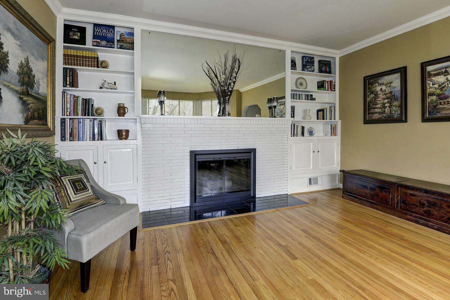 9526 Riley Road Silver Spring, MD 20910 - Photo 4 of 30 Family Room