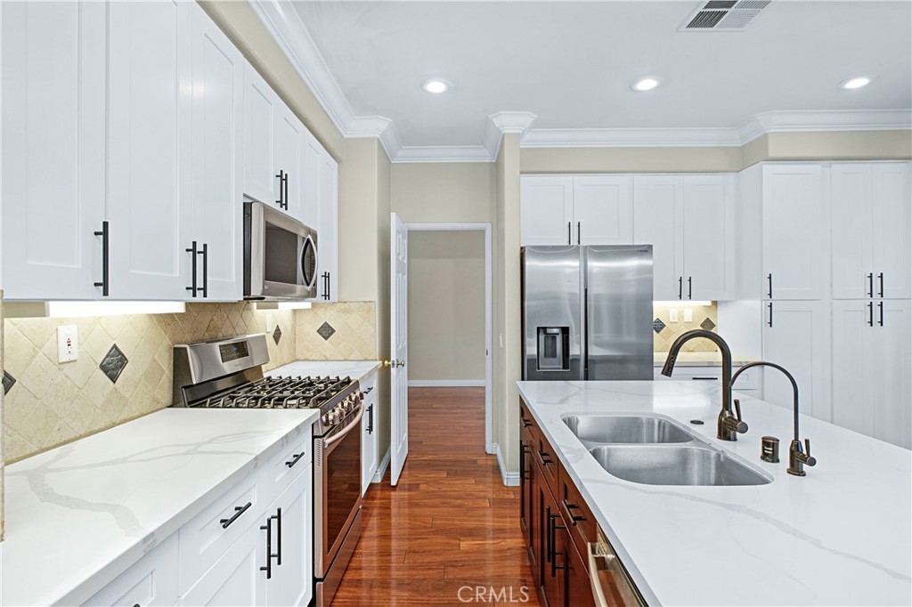 8405 Manhasset Street Riverside, CA 92508 - Photo 1 of 42
