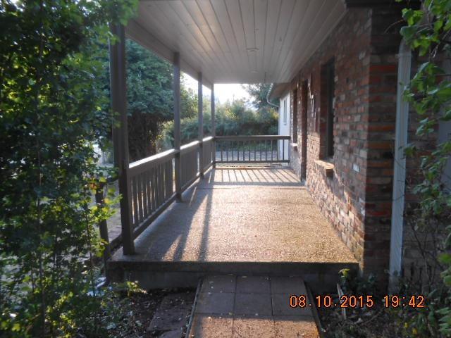 401 Foss Road Talent, OR 97540 - Photo 3 of 5 a view of balcony with wooden floor