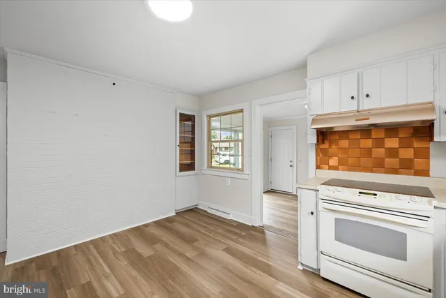 $460,000 | 300 Phillips Street, Fredericksburg, VA 22405