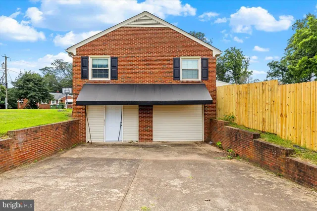 $460,000 | 300 Phillips Street, Fredericksburg, VA 22405