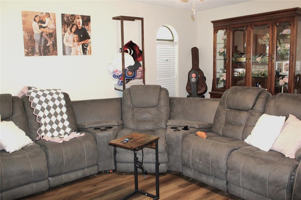 625 Hawk Street Dublin, TX 76446 - Photo 3 of 14