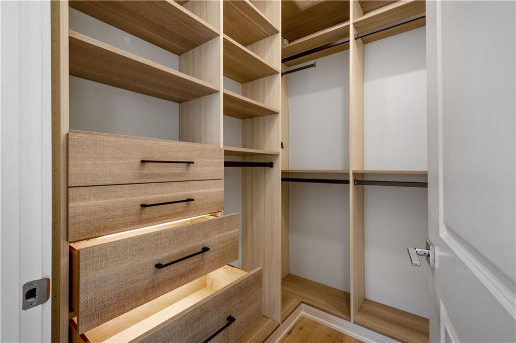 2545 Penn Avenue, Unit 601 Pittsburgh, PA 15222 - Photo 35 of 48 a view of walk in closet with empty racks