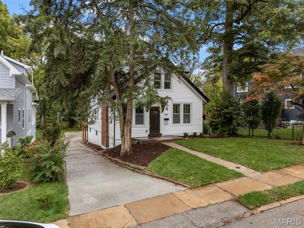 808 Greeley Avenue Webster Groves, MO 63119 - Photo 2 of 61