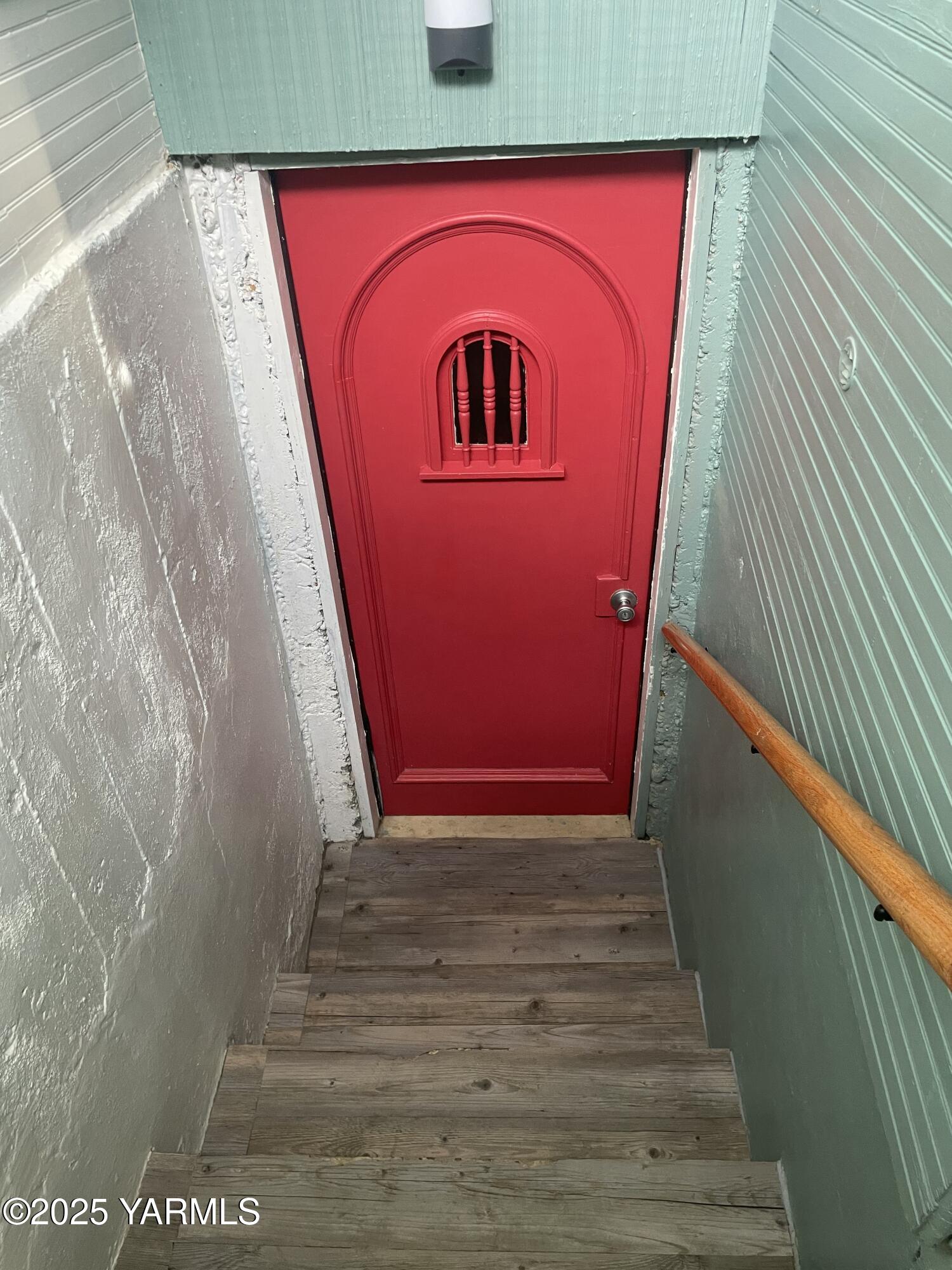 10 South Date Street Toppenish, WA 98948 - Photo 21 of 37 a view of wooden floor