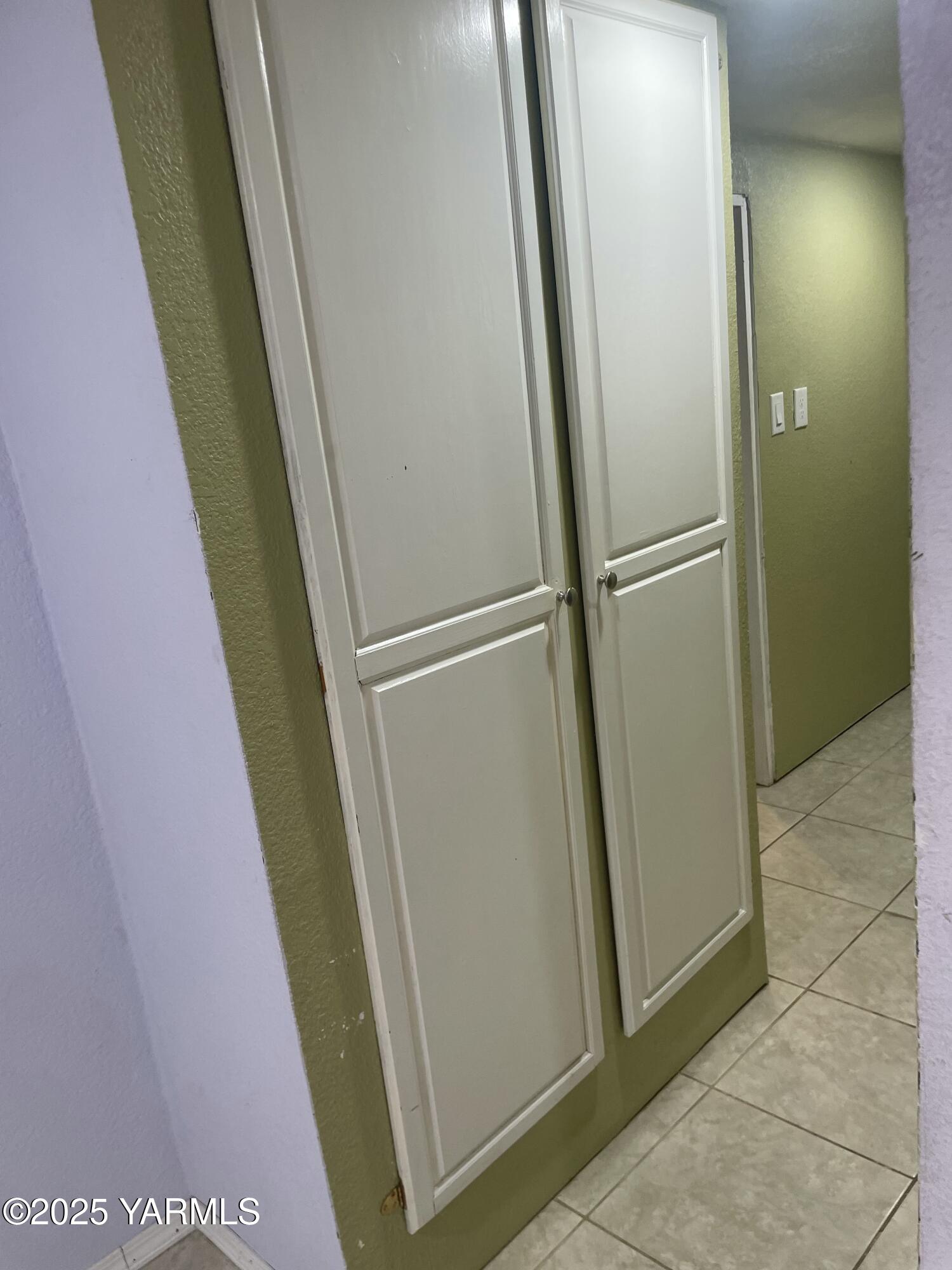 10 South Date Street Toppenish, WA 98948 - Photo 32 of 37 a view of closet