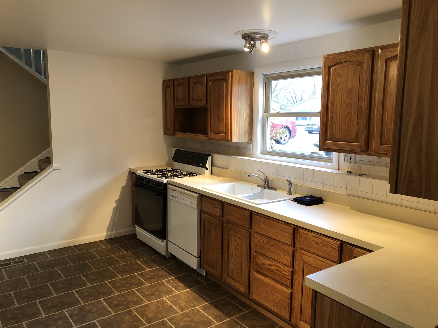 30 Marnel Road Montgomery, IL 60538 - Photo 2 of 15