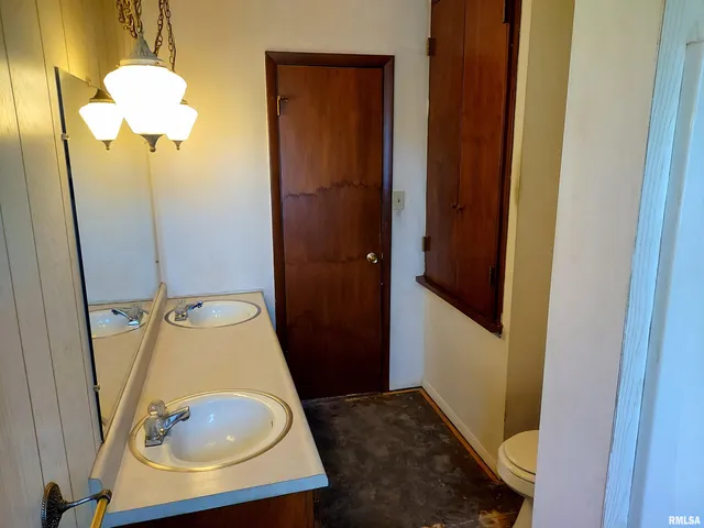 $129,900 | 1112 Stacy Lane, Macomb, IL 61455