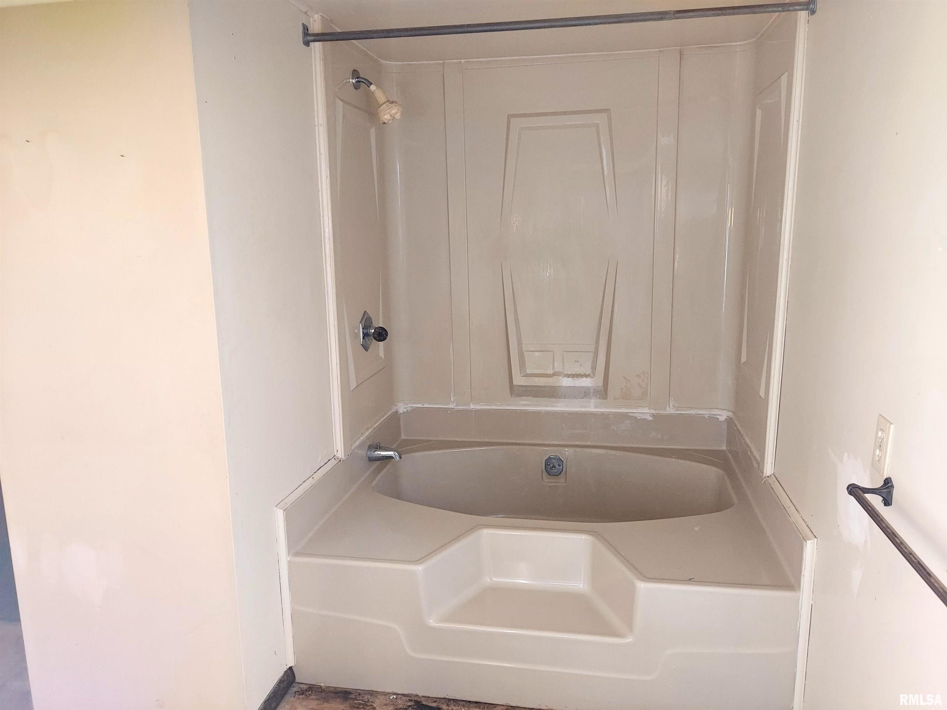 1112 Stacy Lane Macomb, IL 61455 - Photo 23 of 25