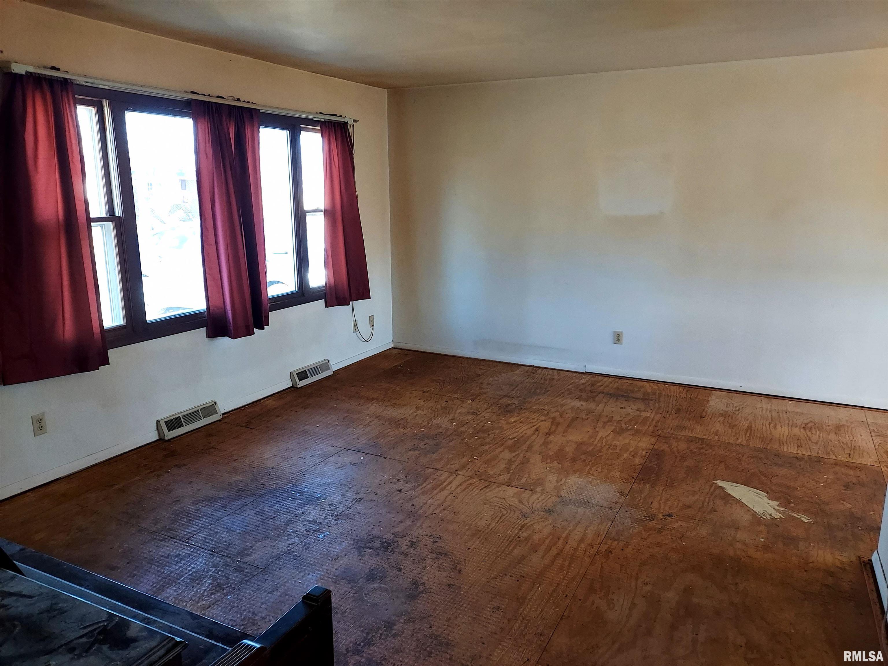 1112 Stacy Lane Macomb, IL 61455 - Photo 4 of 25