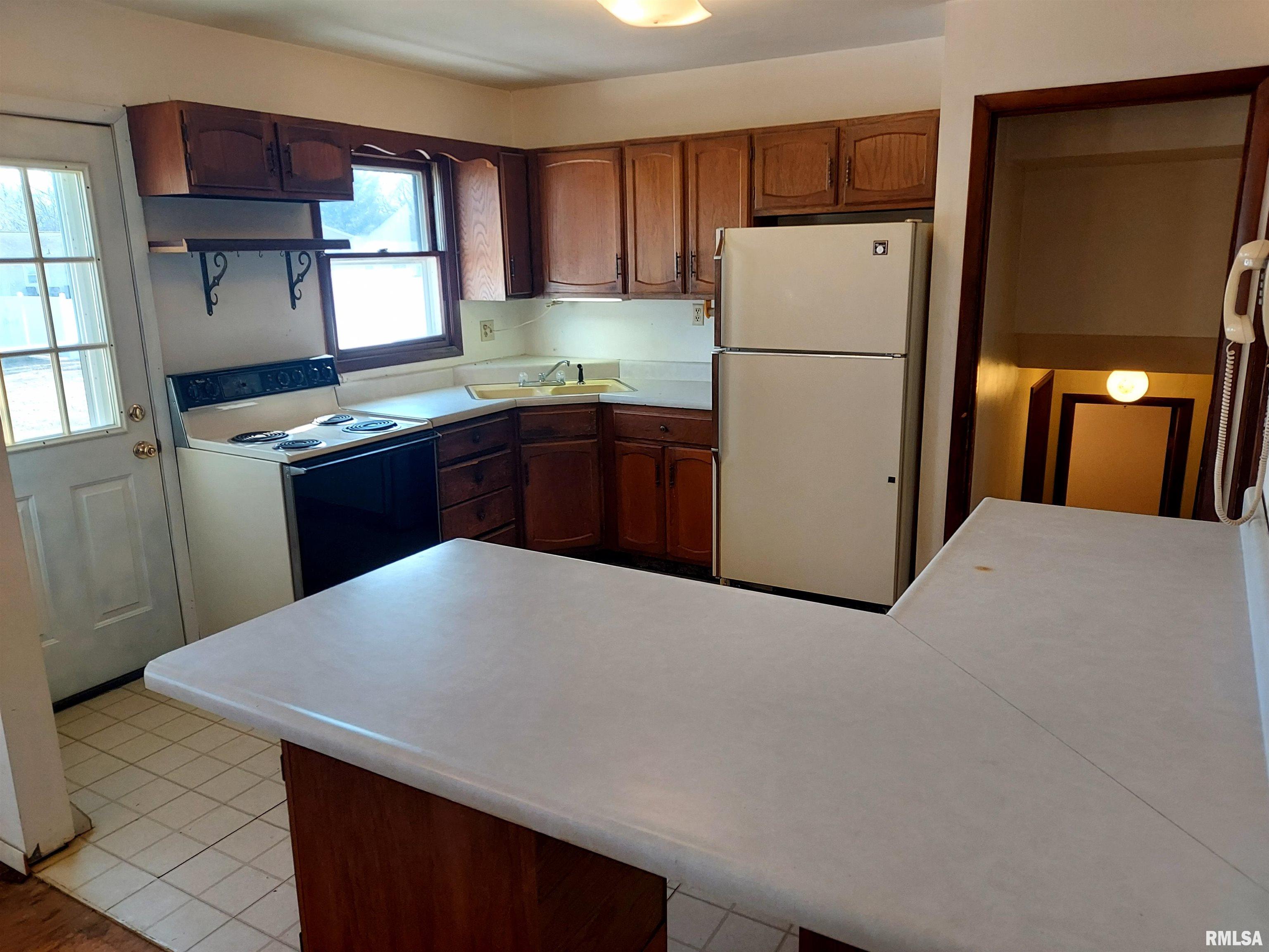 1112 Stacy Lane Macomb, IL 61455 - Photo 9 of 25