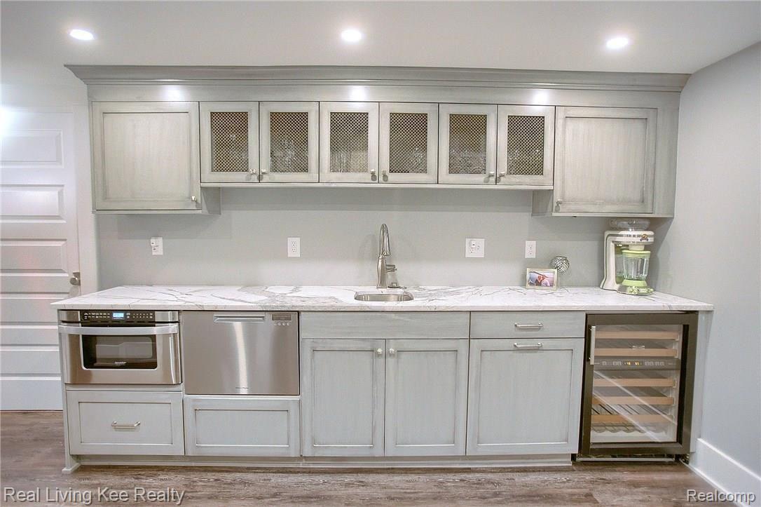930 Fairview Avenue Rochester, MI 48307 - Photo 30 of 43 Finished_Lower_Level_Wet_Bar.jpg