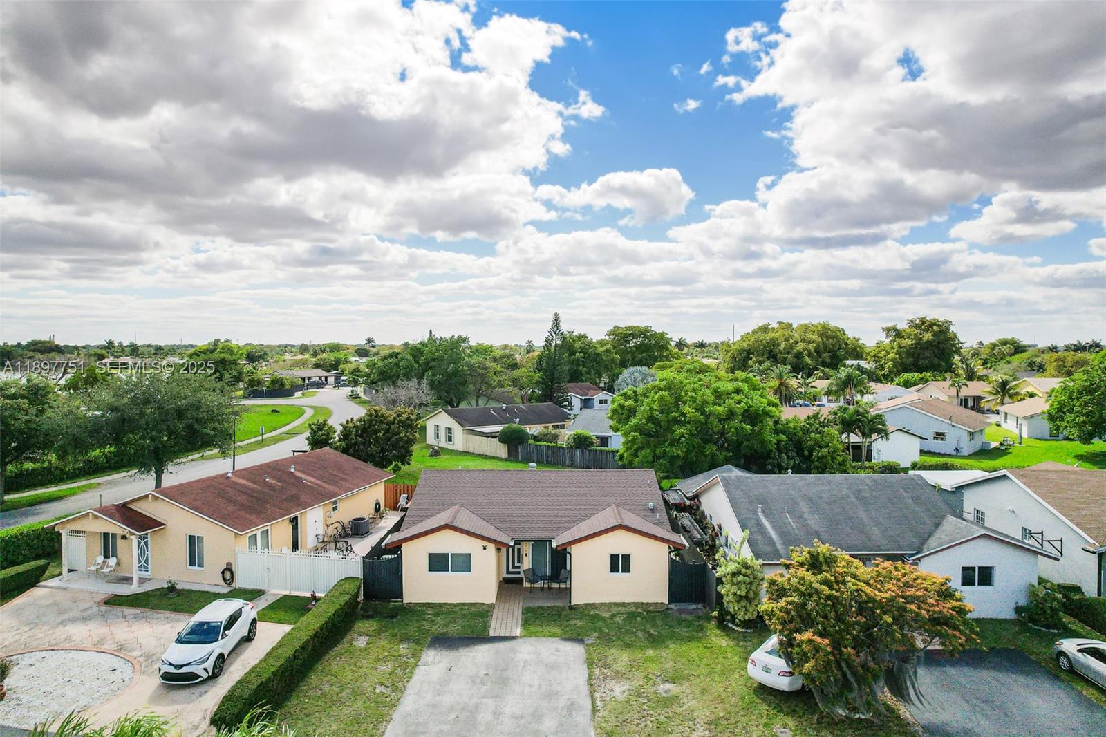 4216 Southwest 138th Court Miami, FL 33175 - Photo 3 of 54