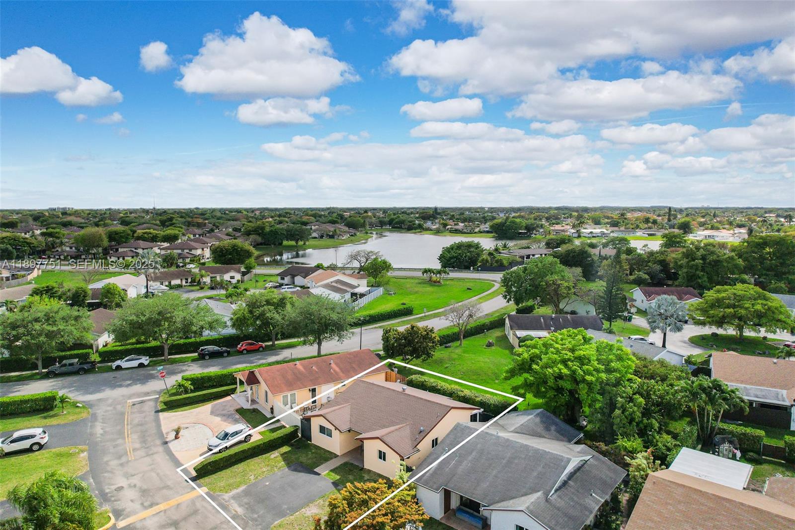 4216 Southwest 138th Court Miami, FL 33175 - Photo 6 of 54