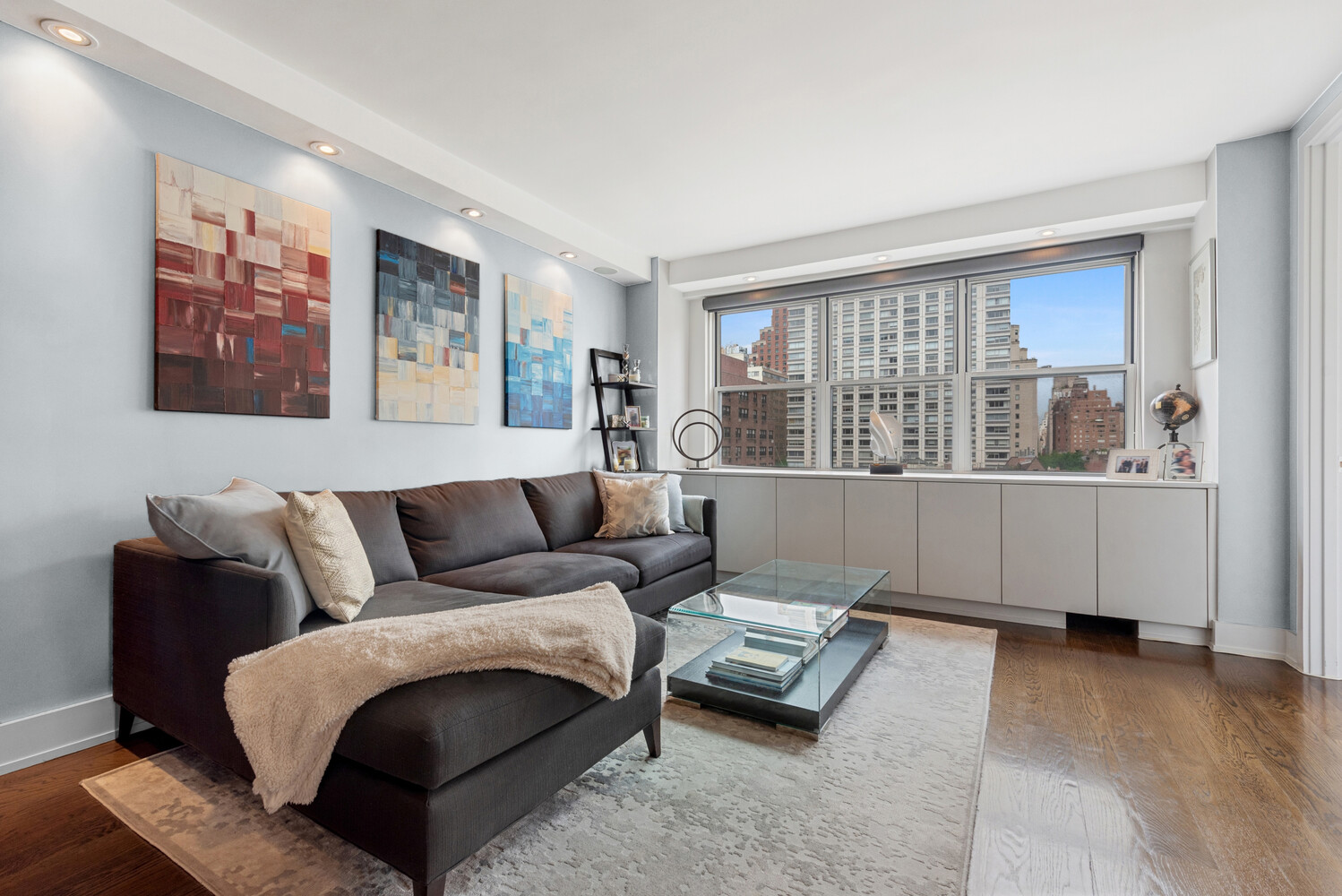 300 East 71st Street, Unit 10N Manhattan, NY 10021 - Photo 5 of 7