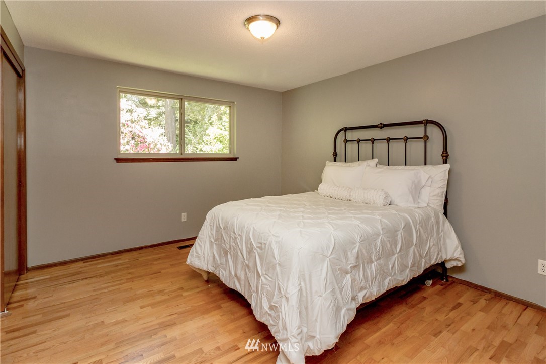 9012 Ridgeview Circle West University Place, WA 98466 - Photo 12 of 25 Gallery Image 12
