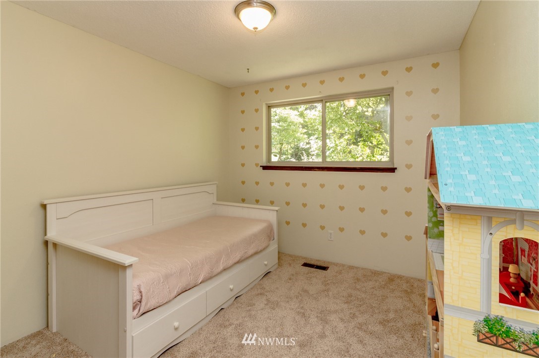 9012 Ridgeview Circle West University Place, WA 98466 - Photo 15 of 25 Gallery Image 15