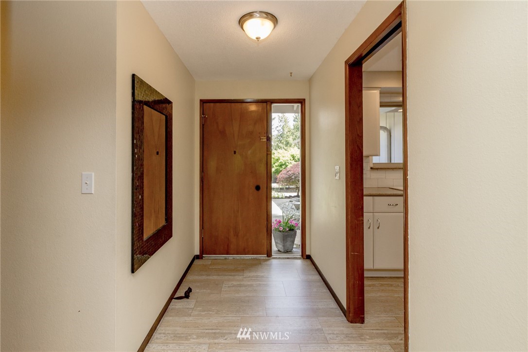 9012 Ridgeview Circle West University Place, WA 98466 - Photo 3 of 25 Gallery Image 3