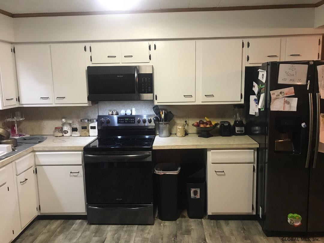 189 Reynolds Road Moreau, NY 12828 - Photo 10 of 23 Photo 10