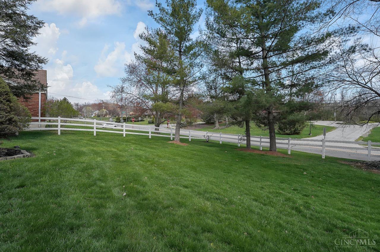 871 8 Mile Road Cincinnati, OH 45255 - Photo 40 of 44
