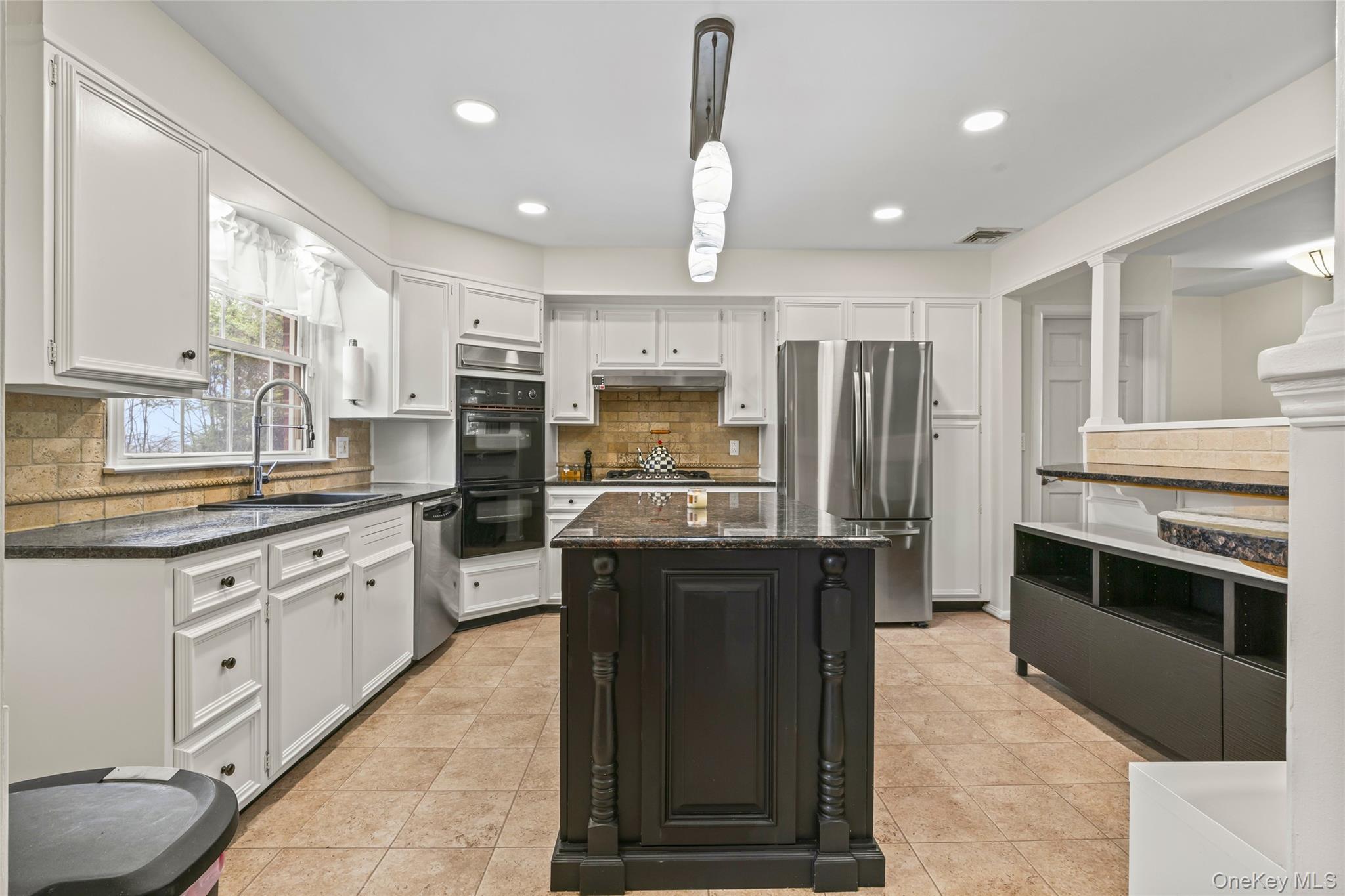 148 Lefferts Road Yonkers, NY 10705 - Photo 5 of 31