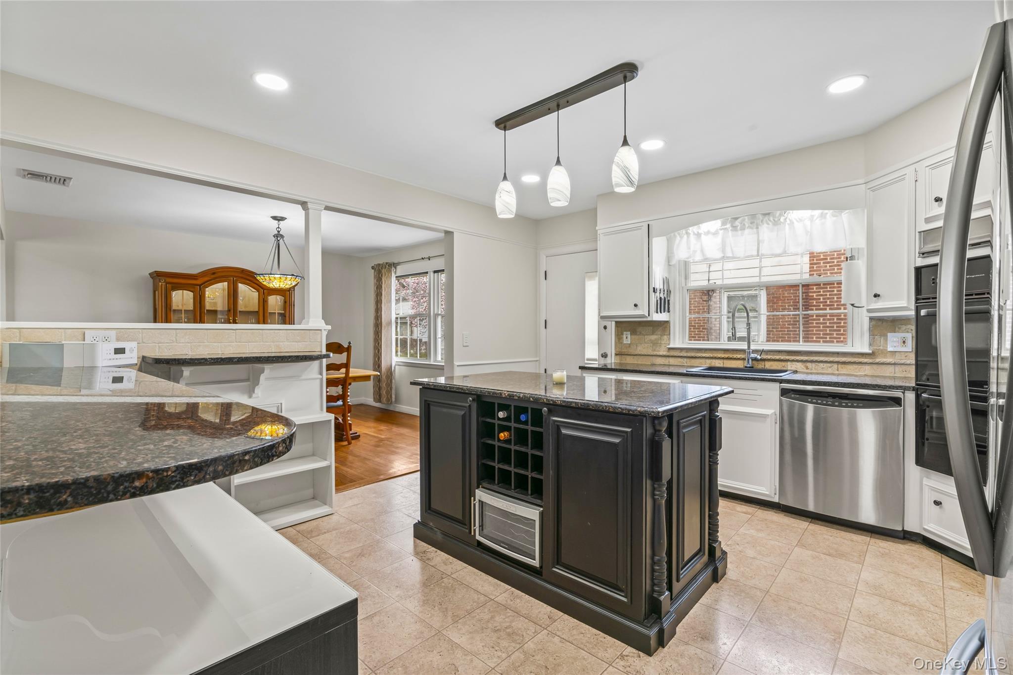 148 Lefferts Road Yonkers, NY 10705 - Photo 7 of 31