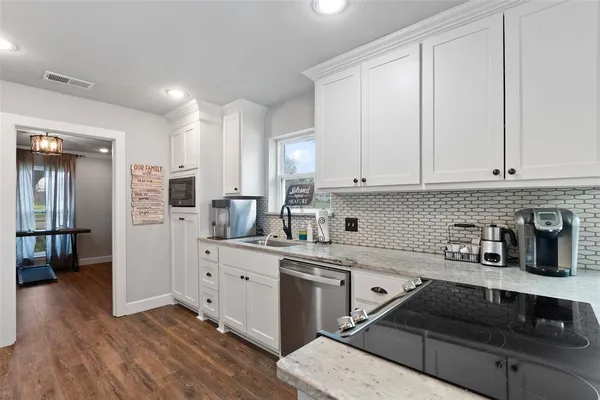 $405,000 | 2201 Mountainview Drive, Hurst, TX 76054