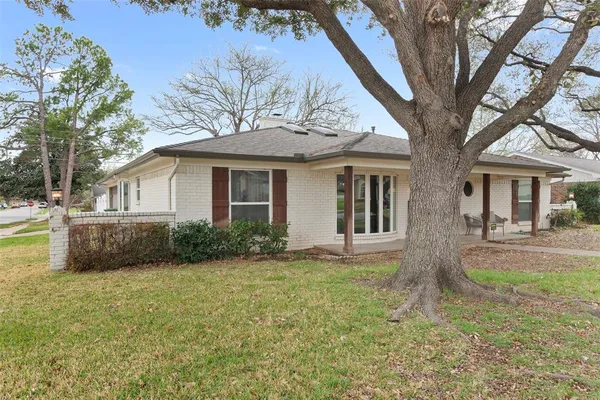$405,000 | 2201 Mountainview Drive, Hurst, TX 76054