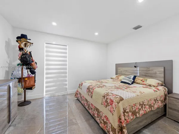 $1,000,000 | 15305 Southwest 209th Avenue, Miami, FL 33187