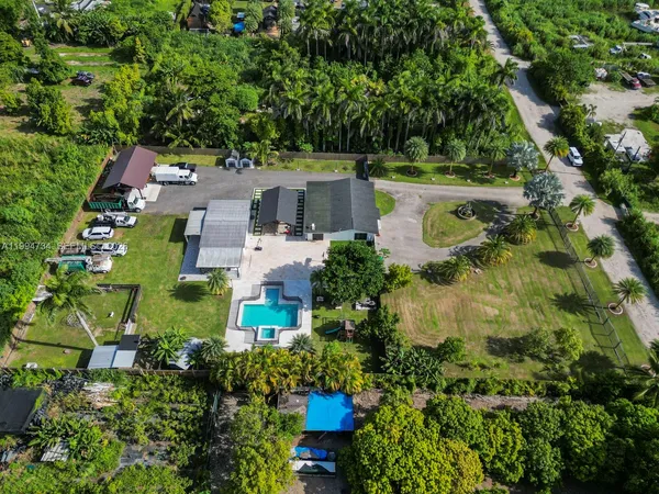 $1,000,000 | 15305 Southwest 209th Avenue, Miami, FL 33187