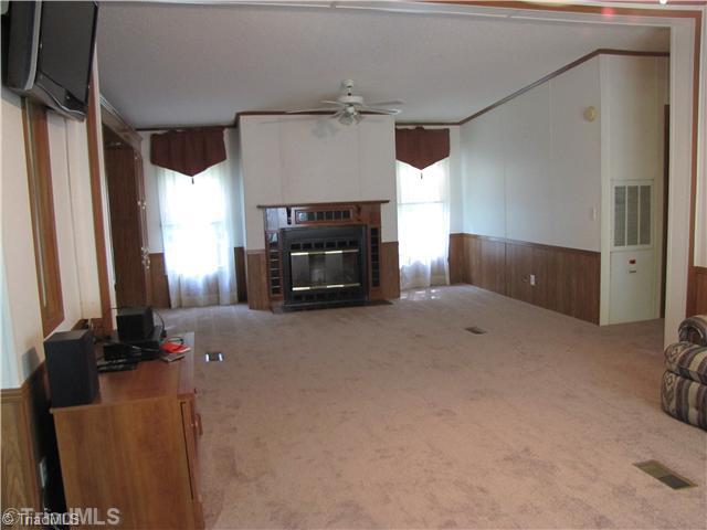 2107 Volunteer Road Pinnacle, NC 27043 - Photo 4 of 10 Living Room.