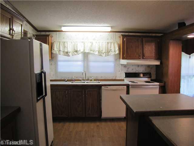 2107 Volunteer Road Pinnacle, NC 27043 - Photo 6 of 10 Kitchen.