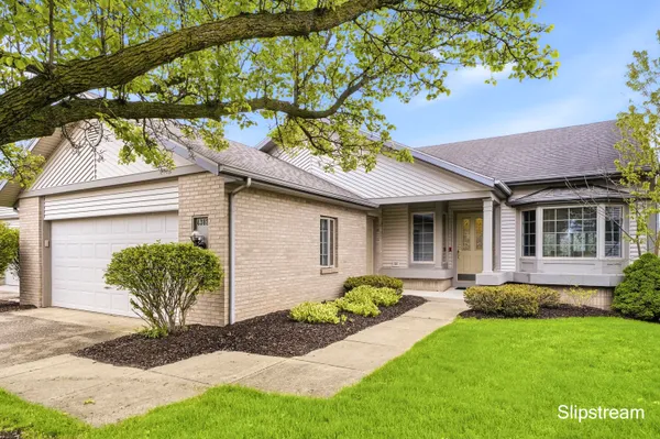 $500,000 | 4302 Sabal Pointe Drive Southeast, Grand Rapids, MI 49546