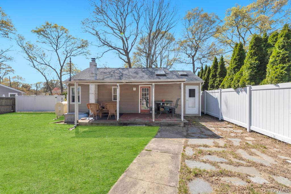 89 Gould Road Centereach, NY 11720 - Photo 4 of 16