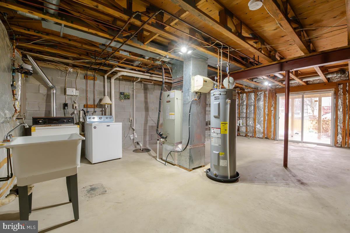 1312 Acorn Ridge Court Edgewood, MD 21040 - Photo 31 of 39 a utility room with dryer and washer