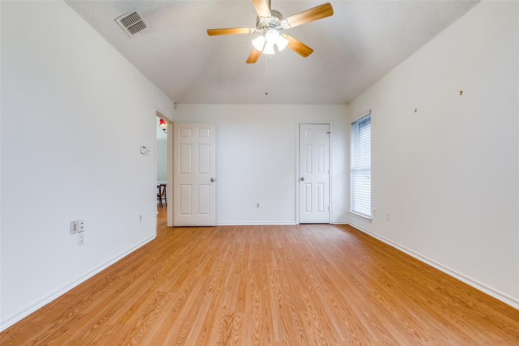 1527 Ranchview Lane Carrollton, TX 75007 - Photo 20 of 25 Master bedroom