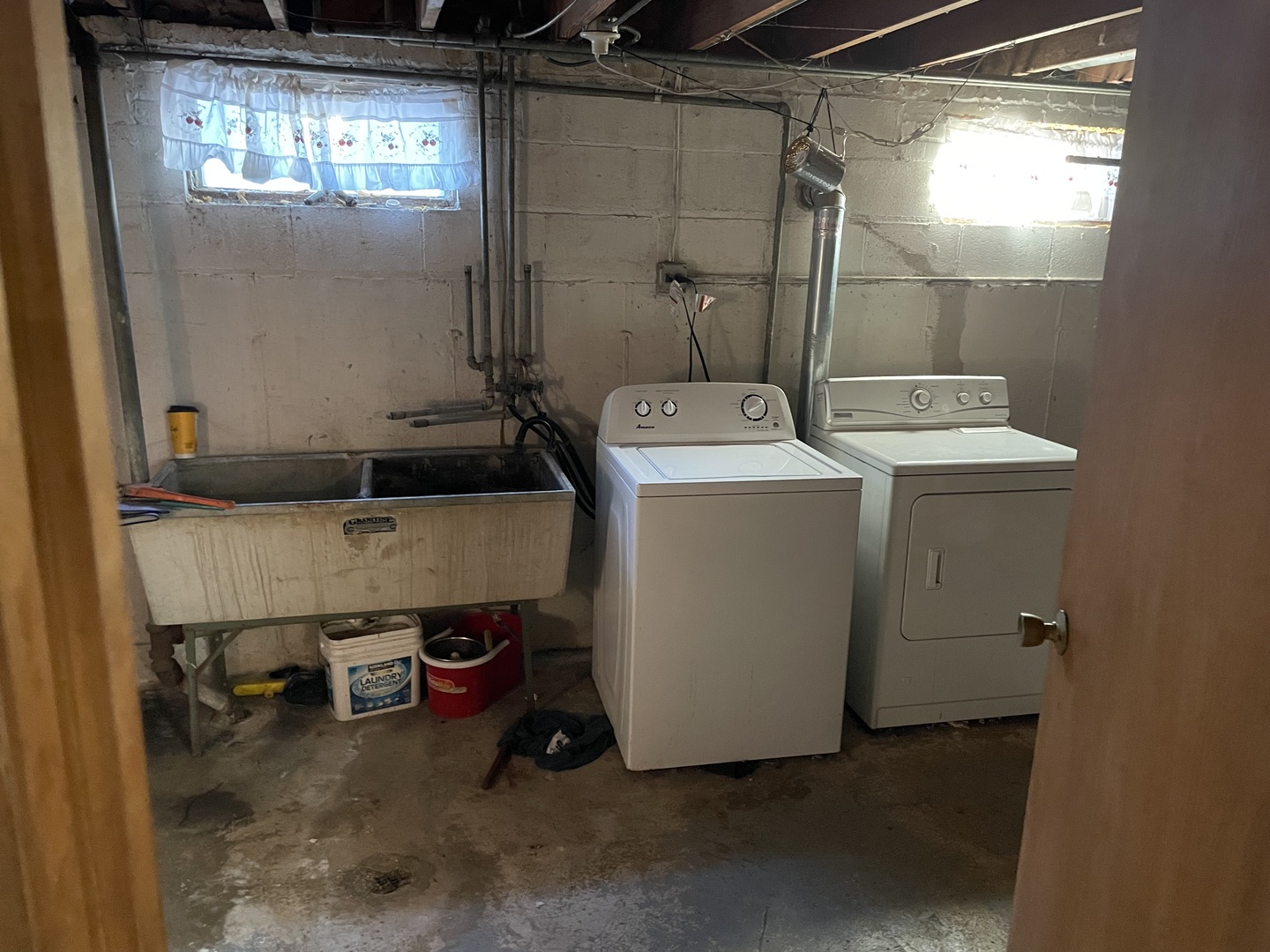 14540 Kolin Avenue Midlothian, IL 60445 - Photo 20 of 24 a view of storage room