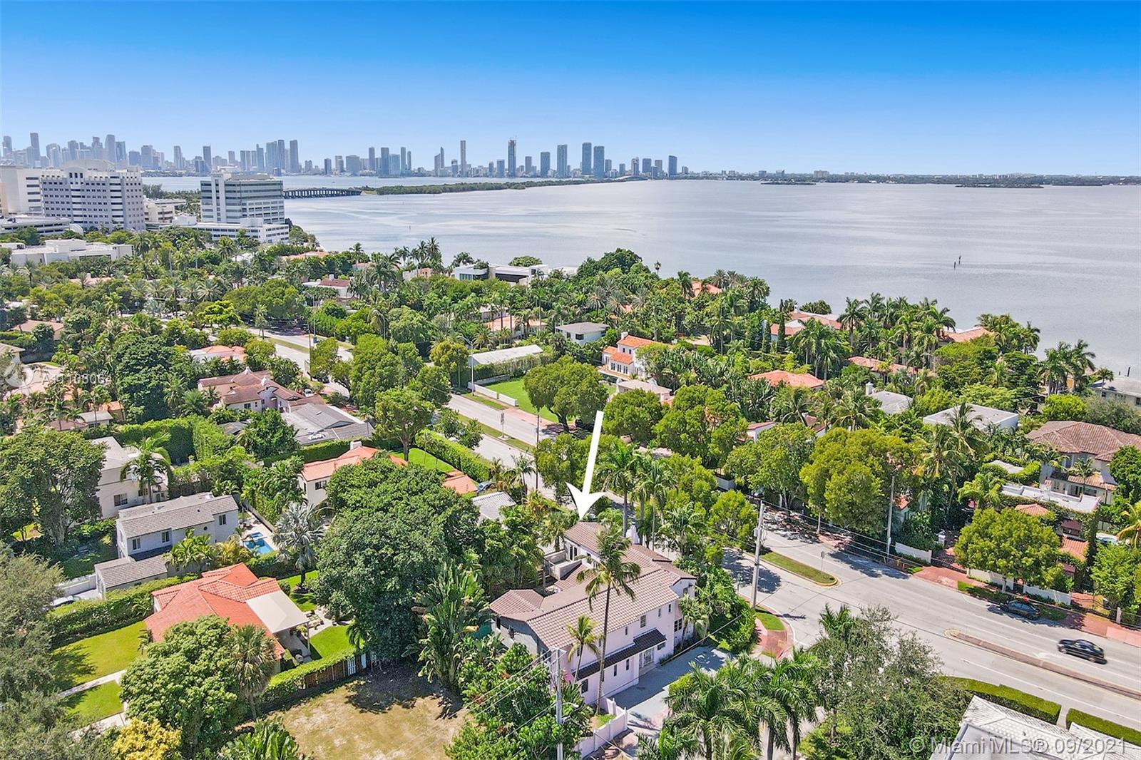 4431 Alton Road Miami Beach, FL 33140 - Photo 2 of 58 a view of a city
