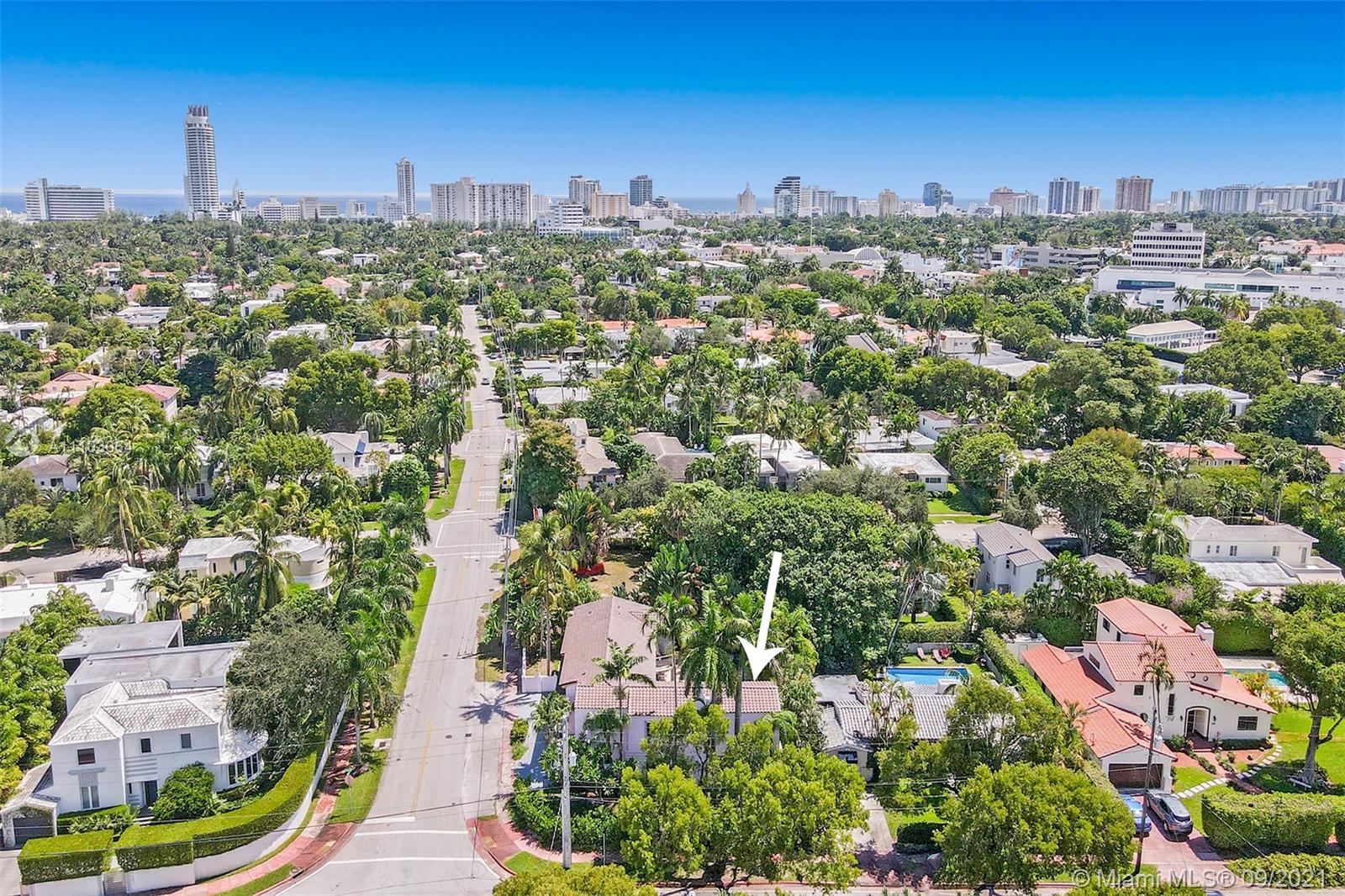 4431 Alton Road Miami Beach, FL 33140 - Photo 57 of 58 an aerial view of residential houses with city view