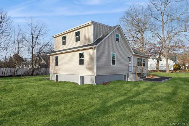 $699,990 | 232 Berkshire Drive, Farmingville, NY 11738