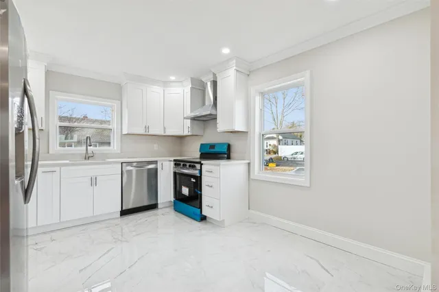 $699,990 | 232 Berkshire Drive, Farmingville, NY 11738