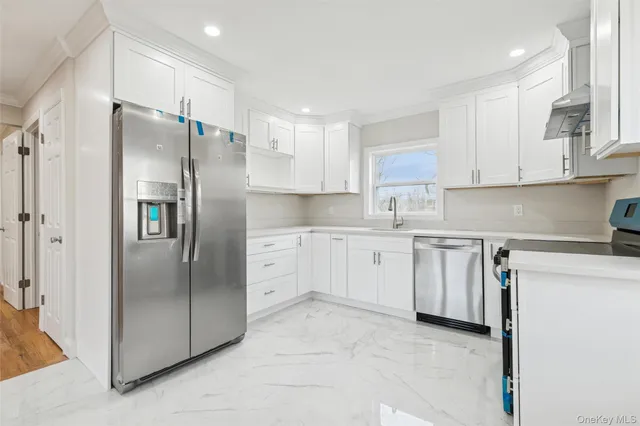 $699,990 | 232 Berkshire Drive, Farmingville, NY 11738