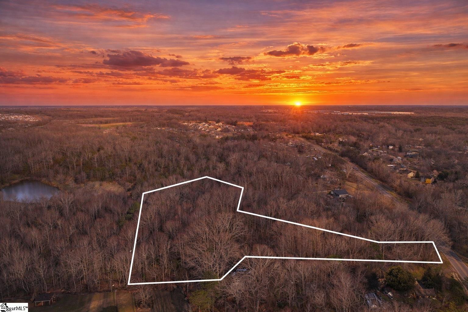 831 Neighborhood Road Wellford, SC 29385 - Photo 17 of 35