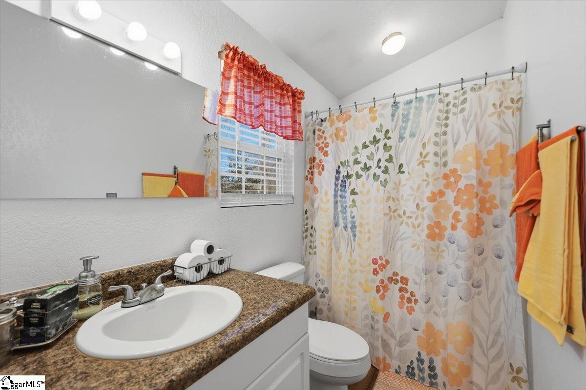 831 Neighborhood Road Wellford, SC 29385 - Photo 5 of 35