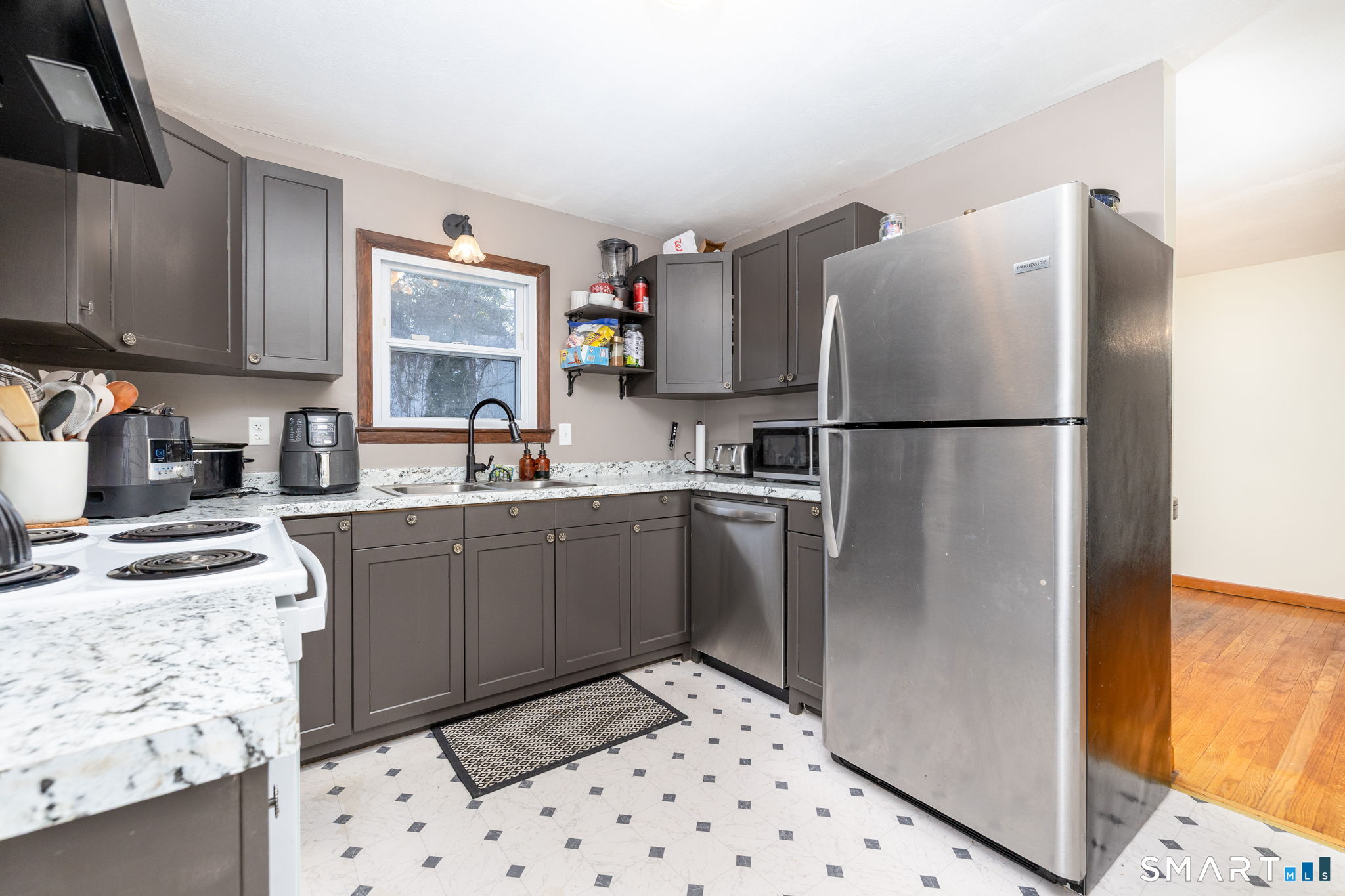 110 Valley Road Groton, CT 06340 - Photo 9 of 30