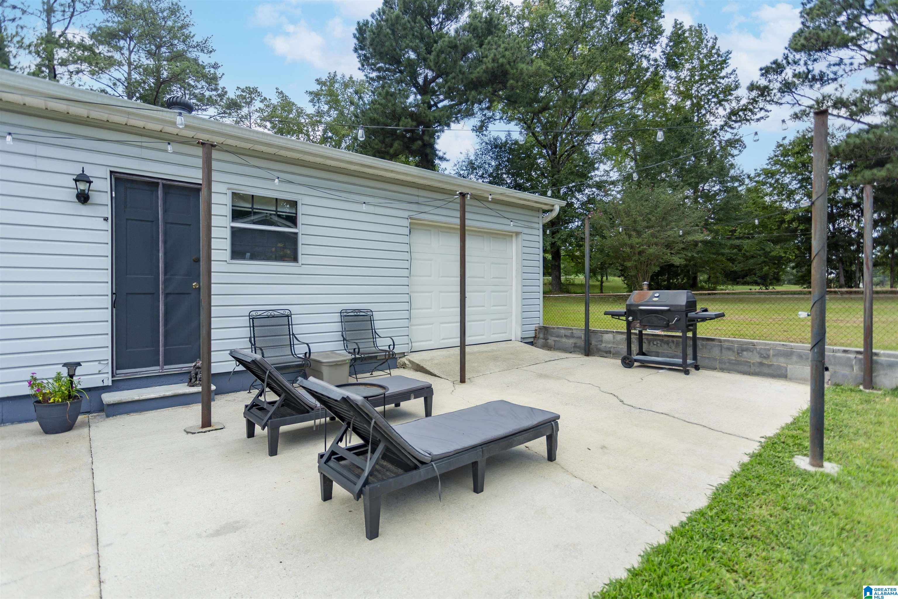 627 Pinewood Avenue Bessemer, AL 35023 - Photo 8 of 48