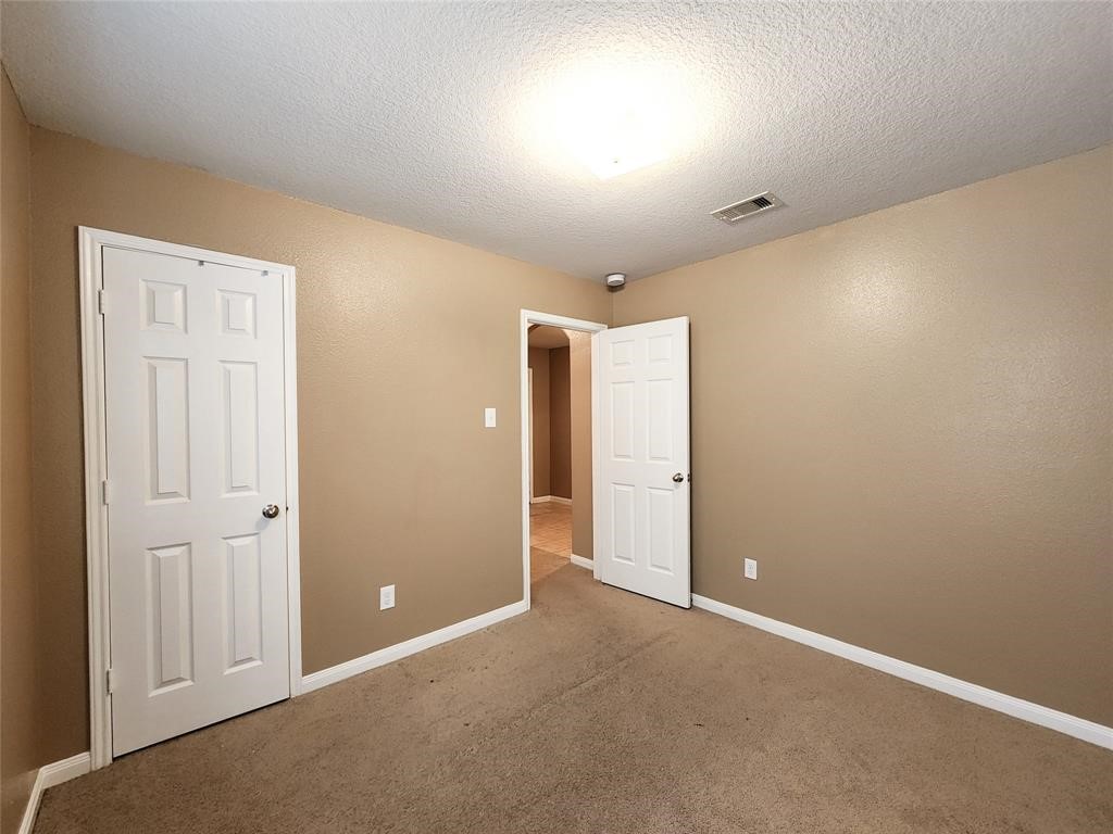 927 Paradise Road Baytown, TX 77521 - Photo 10 of 14