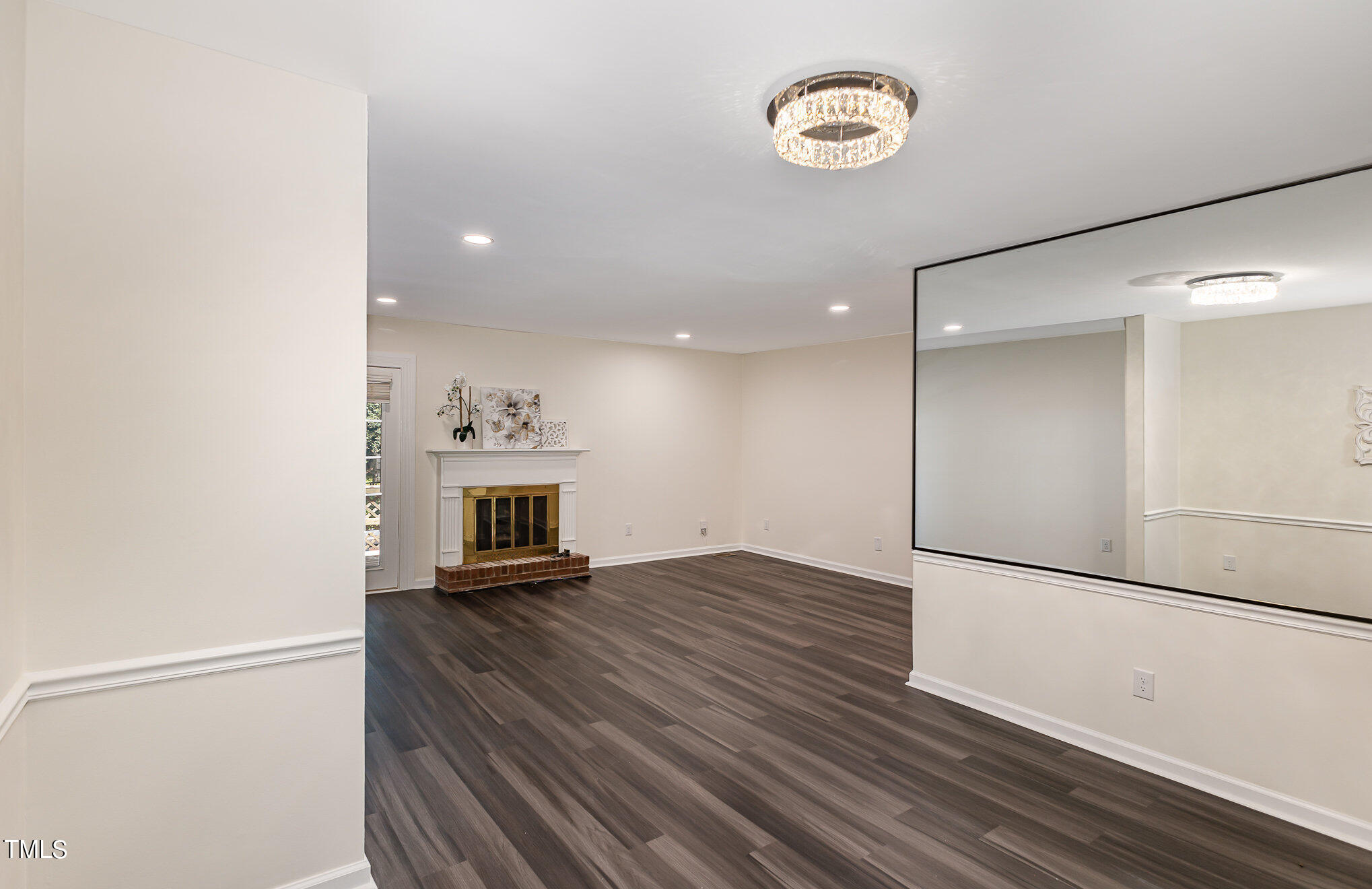 1326 Springlawn Court Raleigh, NC 27609 - Photo 4 of 24 005_bc4a0742-edit